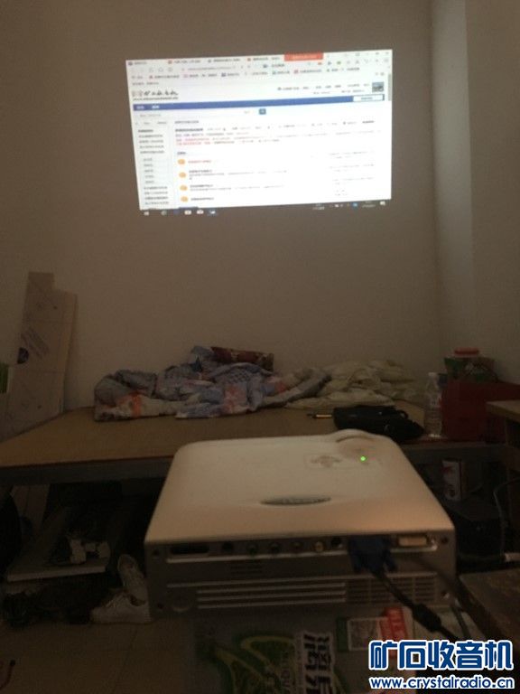 带空气净化功能的投影机一台········