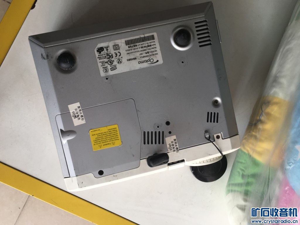 带空气净化功能的投影机一台········