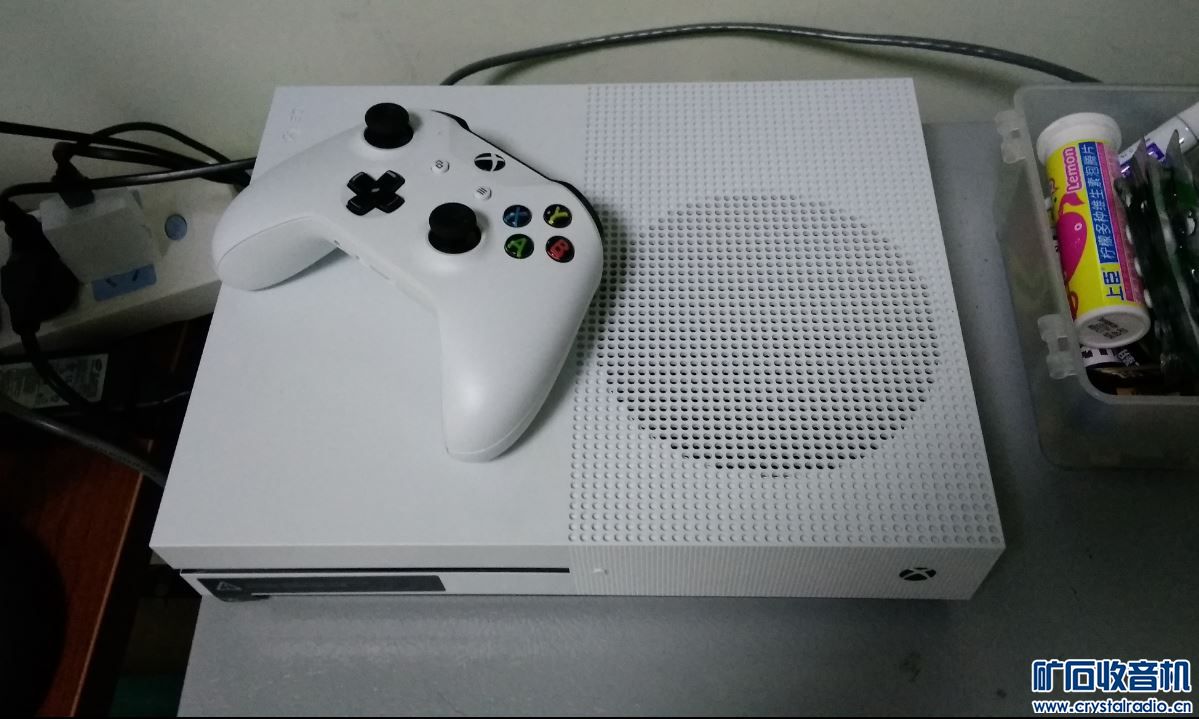 朋友出台99新原包装已经解锁国行Xbox one s 