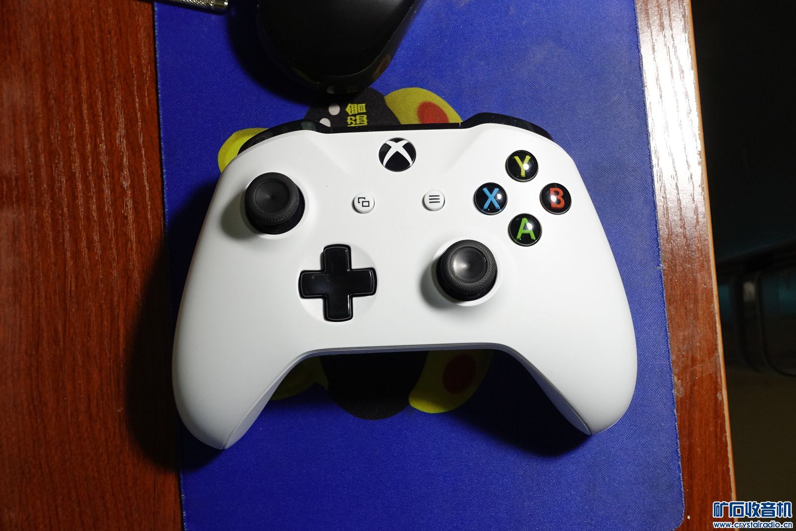 朋友出台99新原包装已经解锁国行Xbox one s 