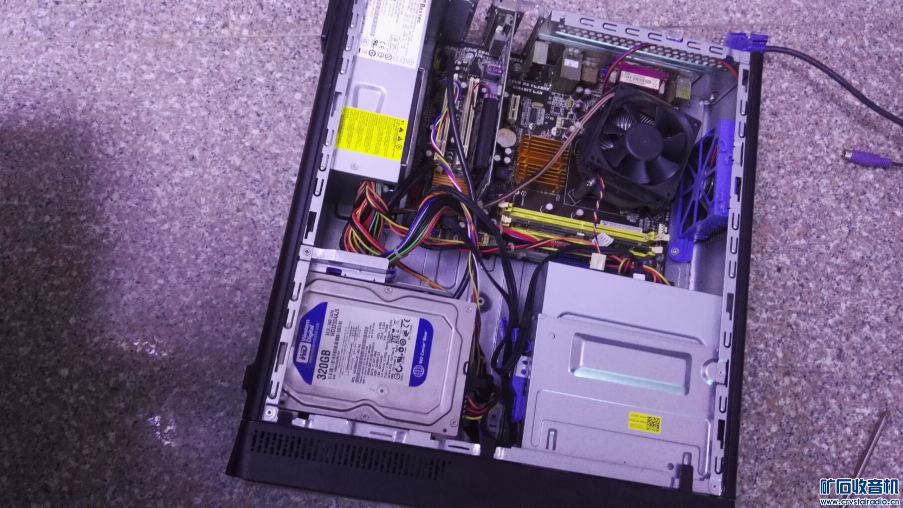 LG55寸游戏机液晶显示器 加联想品牌主机G16