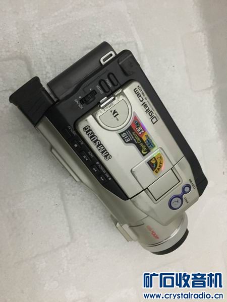 JBL 小音响 AKG耳机 插线板 摄像机