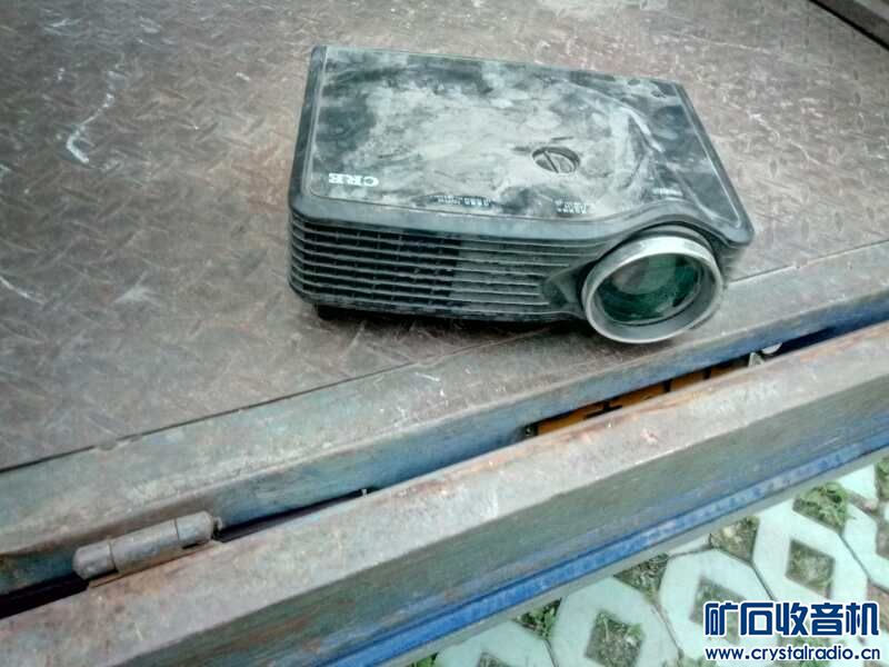 创荣投影机75 PS游戏机30 佳能单反80 农村有