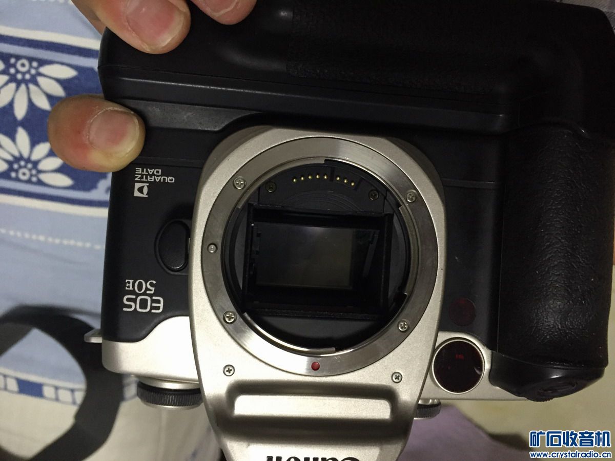三个相机 经典佳能 EOS 50E 胶卷 还有SONY 