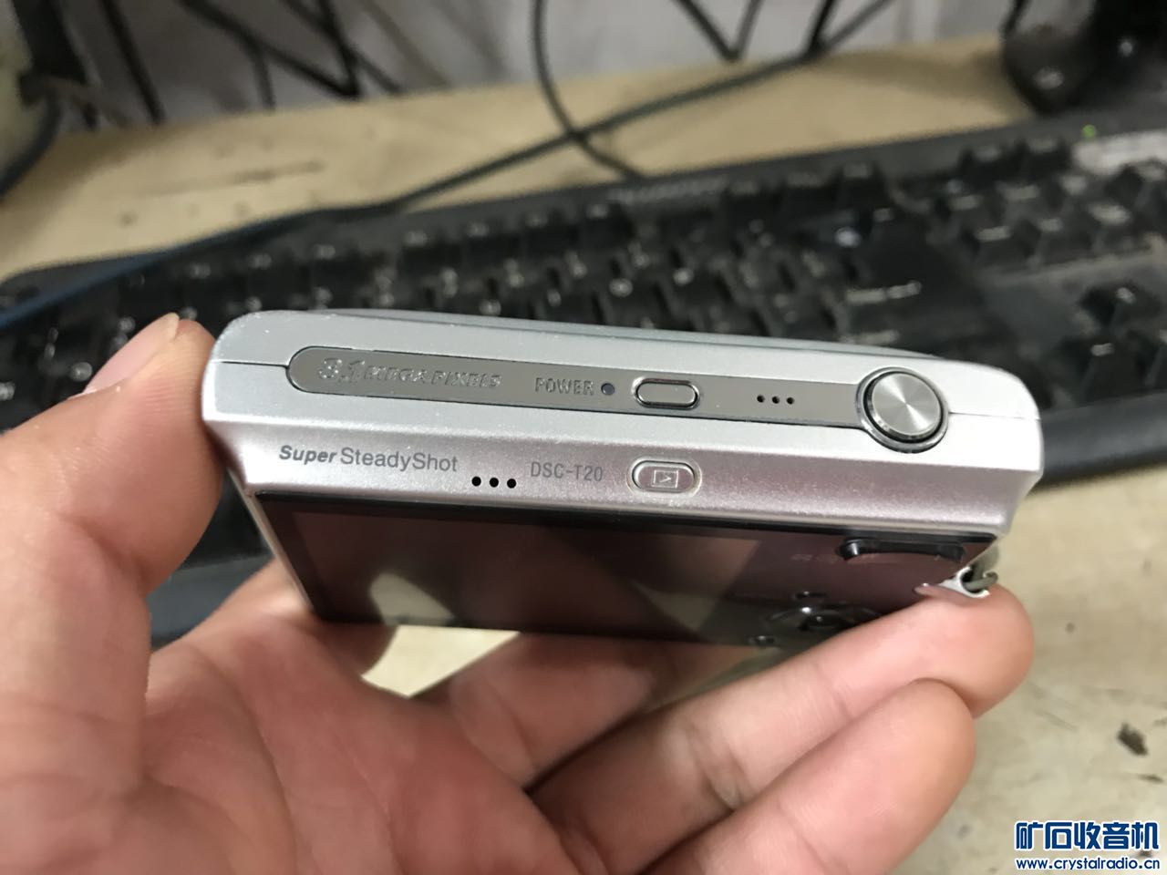 学生电脑 索尼收音钟 笔记本 投影 苹果路由器