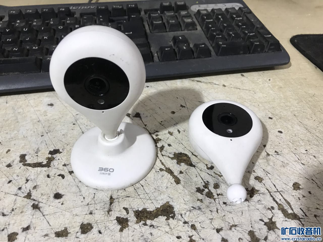 学生电脑 索尼收音钟 笔记本 投影 苹果路由器