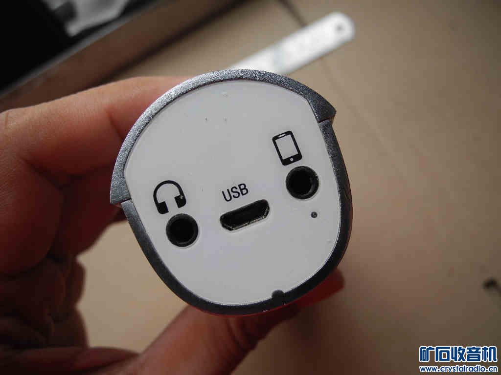 744显卡板、艾利和播放器、苹果鼠标、小天才