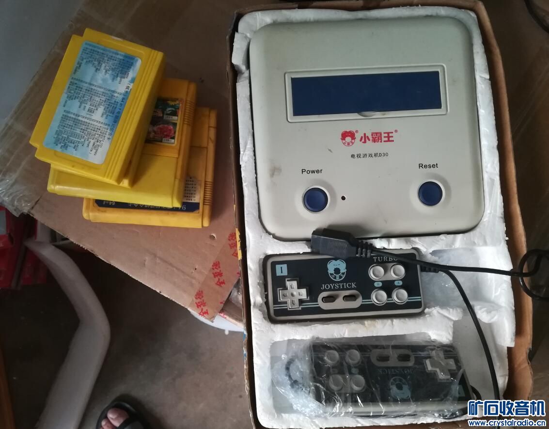 键盘 小霸王 游戏手柄 节拍器 吃鸡耳机 手机 观