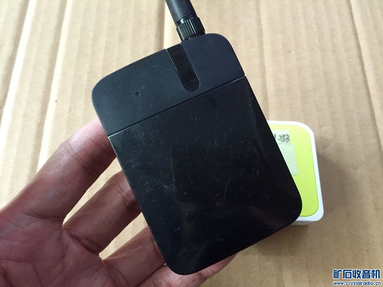 斐讯H1 1T移动硬盘 清理杂物:华为路由 极卫星