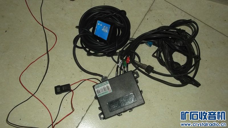 拆车厂来的铁将军4路倒车雷达配件,主机 超长线材 显示器,30米拿走