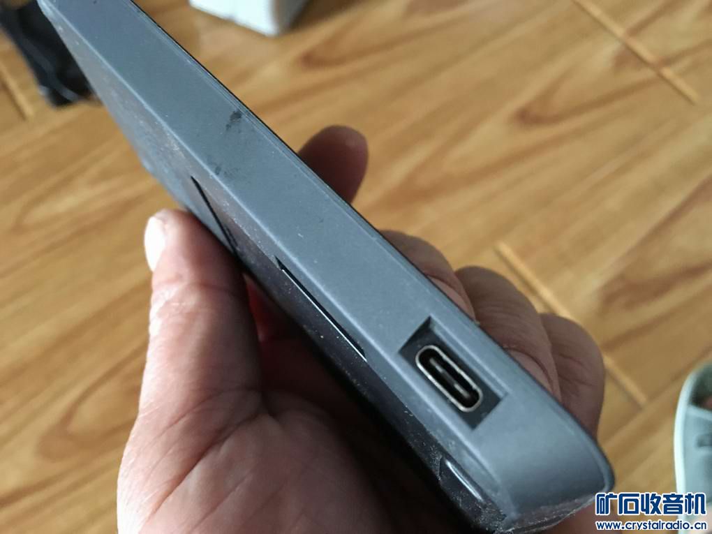 折叠屏手机哪款有无线充电 214934qakekboqa7zaauu8.jpg