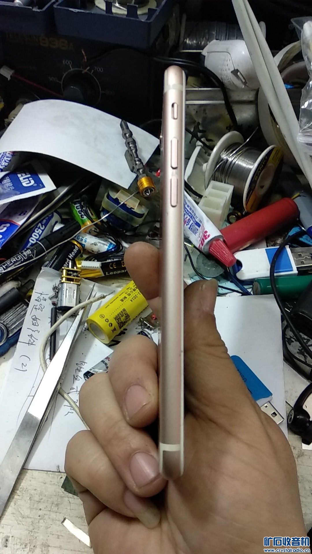 出一个苹果手机,一个H61主板加CPU加内存