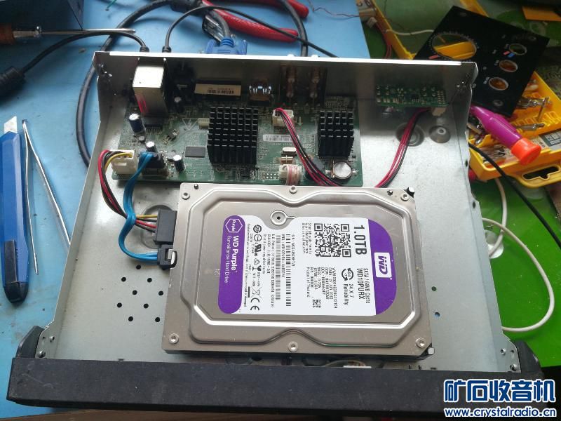 海康威视四路硬盘录像机一台