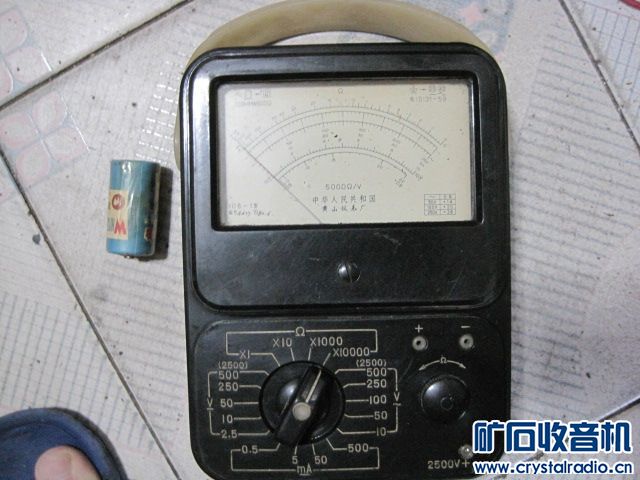 黄山108-1型万用电表，80年5月出品，航舟万用表