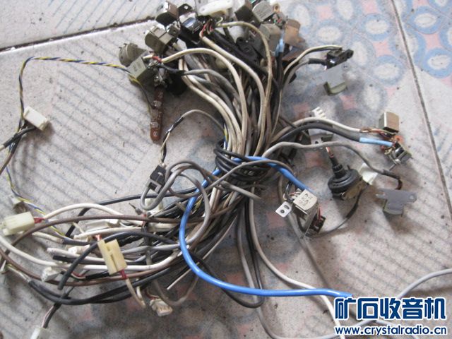 拆收录机,有源音箱,低音炮,出大小18块功放板,34只磁头