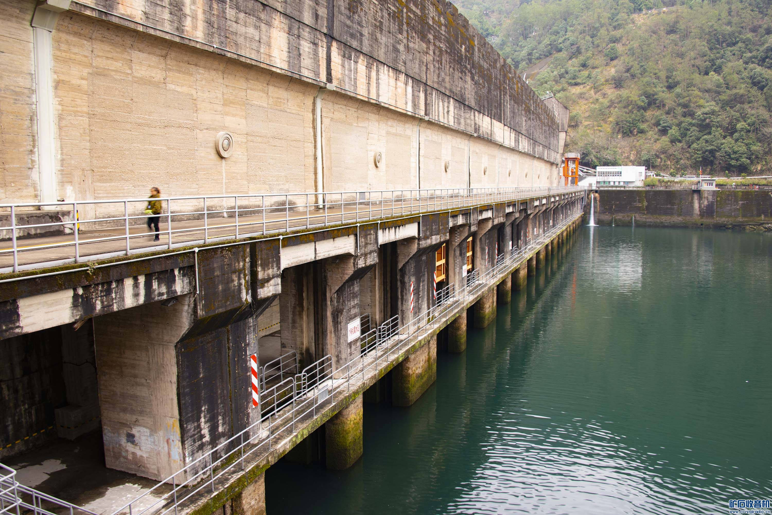 新安江水电站大坝近景 〓原创摄影天地〓 矿石收音机论坛 Powered by Discuz!