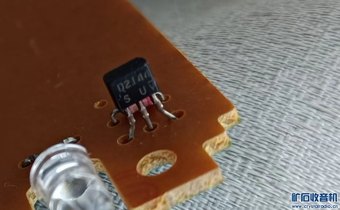 887605309.jpg
