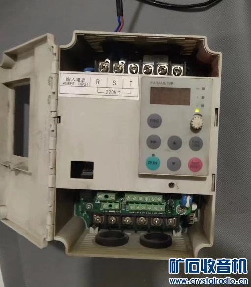 四个变频器 降价出， 一个全新2000VA 48V UPS 逆变器 〓器材友情交换〓 矿石收音机论坛 Powered by Discuz!