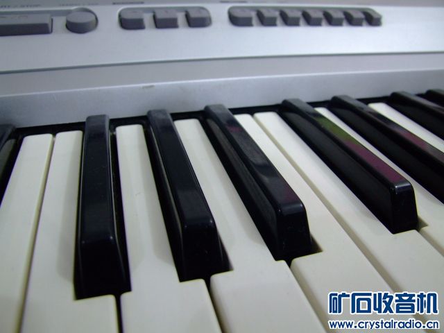...哈yamaha dgx 200 大型电子琴一台 带架子 包 电源 琴谱架